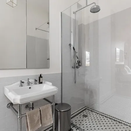 Prestigious Overlooking Palais-royal Garden Lejlighed Paris