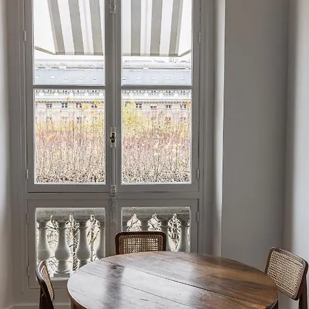 Prestigious Overlooking Palais-royal Garden Daire *
