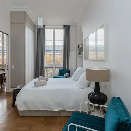 Prestigious Overlooking Palais-royal Garden Paris